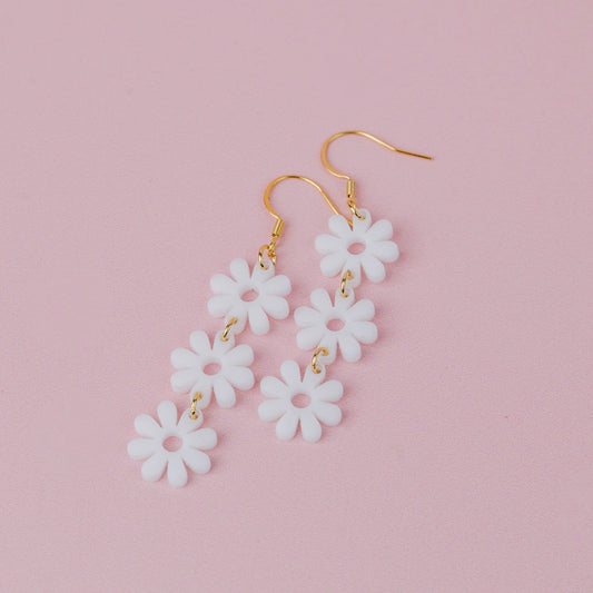 THE PRETTY DAISY TRIO in White