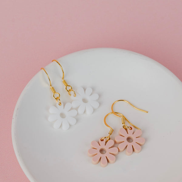 THE PRETTY DAISY MINI in White or Blush Pink THE PRETTY DAISY MINI in White or Blush Pink