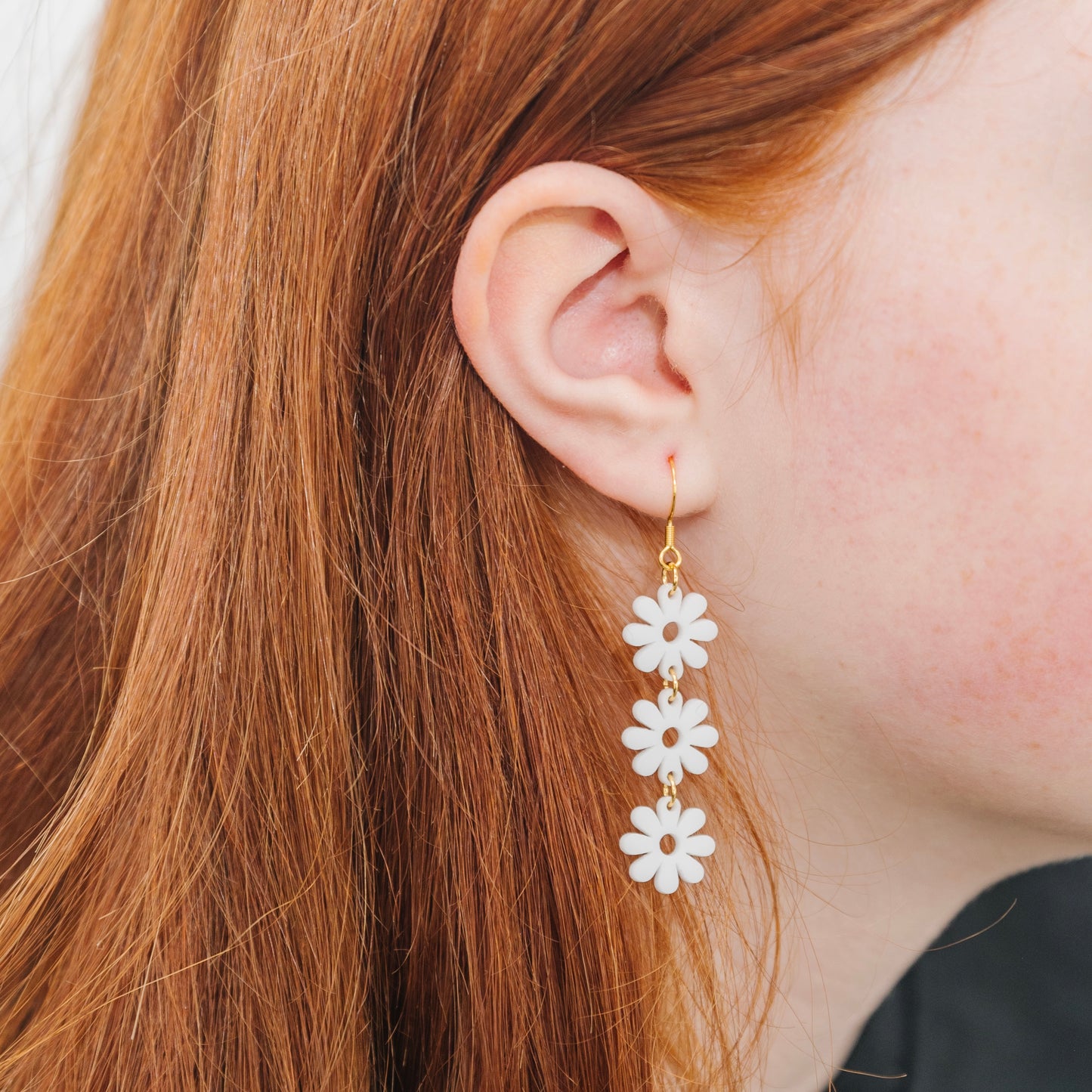 THE PRETTY DAISY TRIO in White