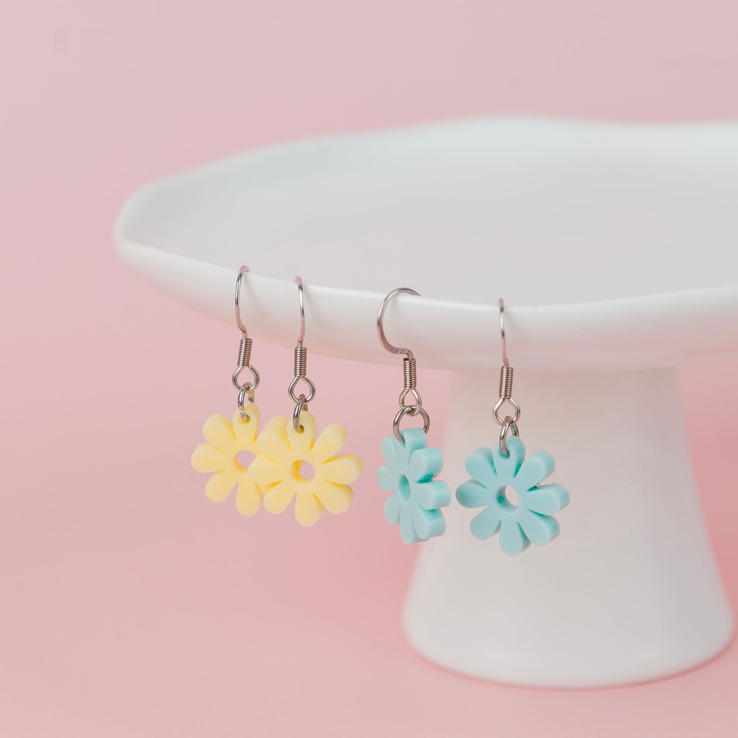 THE PRETTY DAISY MINI in Blue or Yellow