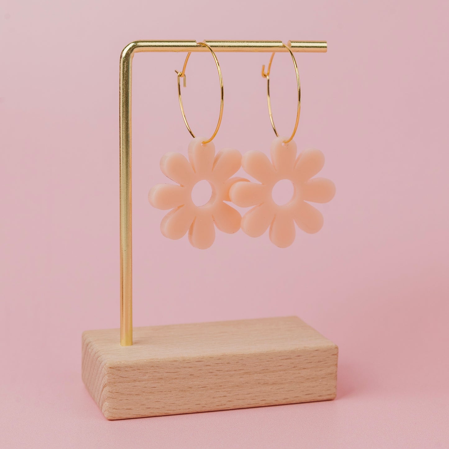 THE PRETTY DAISY HOOP in Peach