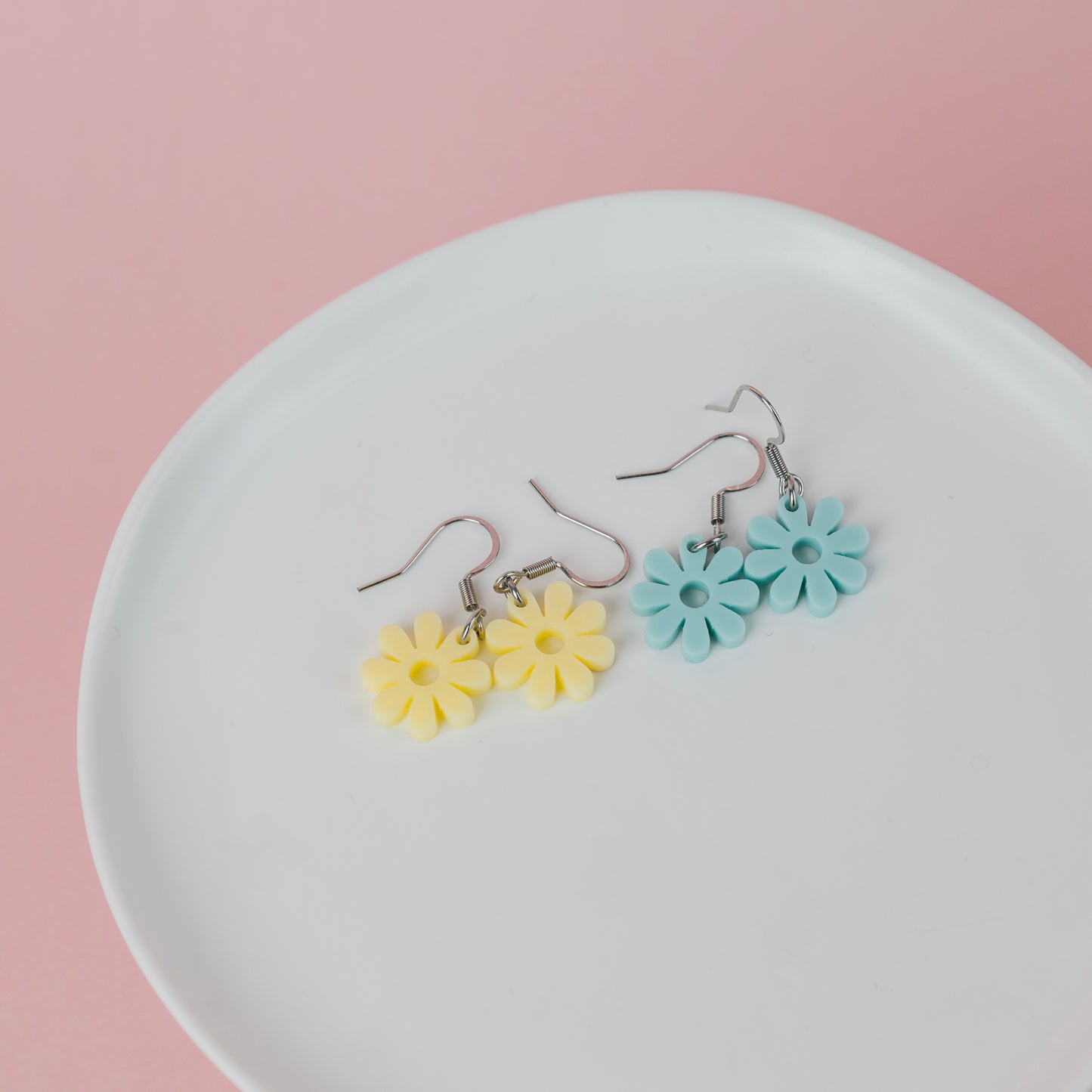 THE PRETTY DAISY MINI in Blue or Yellow