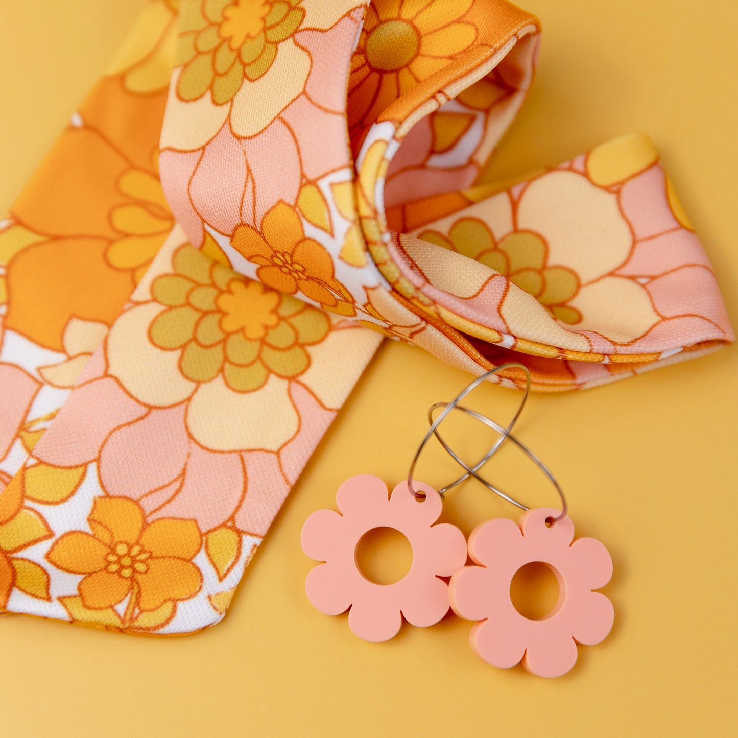 THE ULTIMATE HAIR SCARF + EARRINGS SET in Grandmas Floral/ Retro Statement Accessories