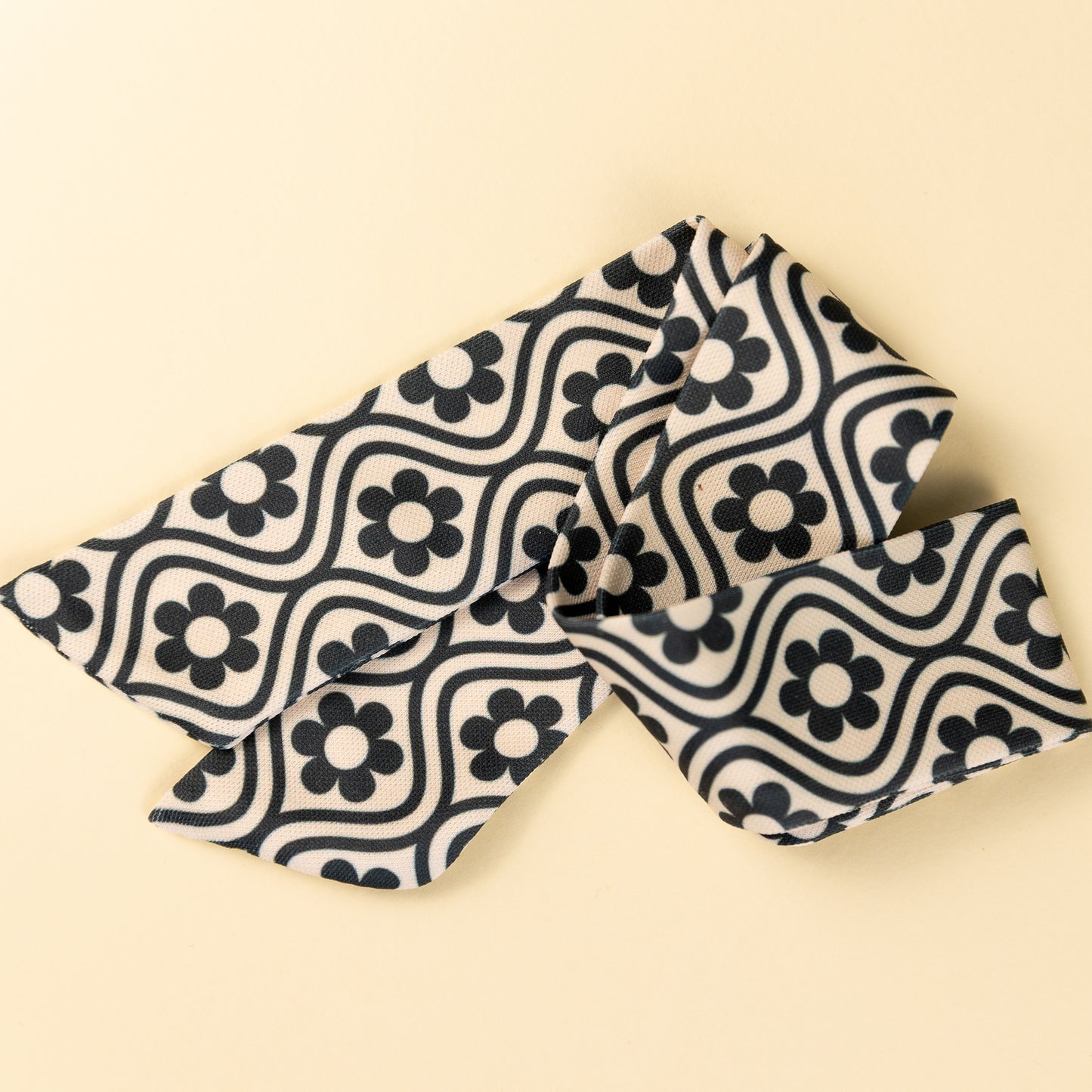 THE HAIR SCARF in Black and White Retro Daisy/ Statement Hair Accessory