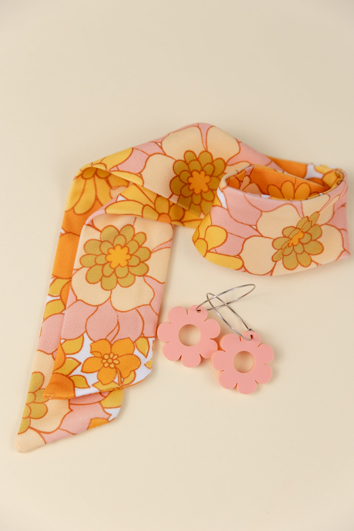 THE ULTIMATE HAIR SCARF + EARRINGS SET in Grandmas Floral/ Retro Statement Accessories