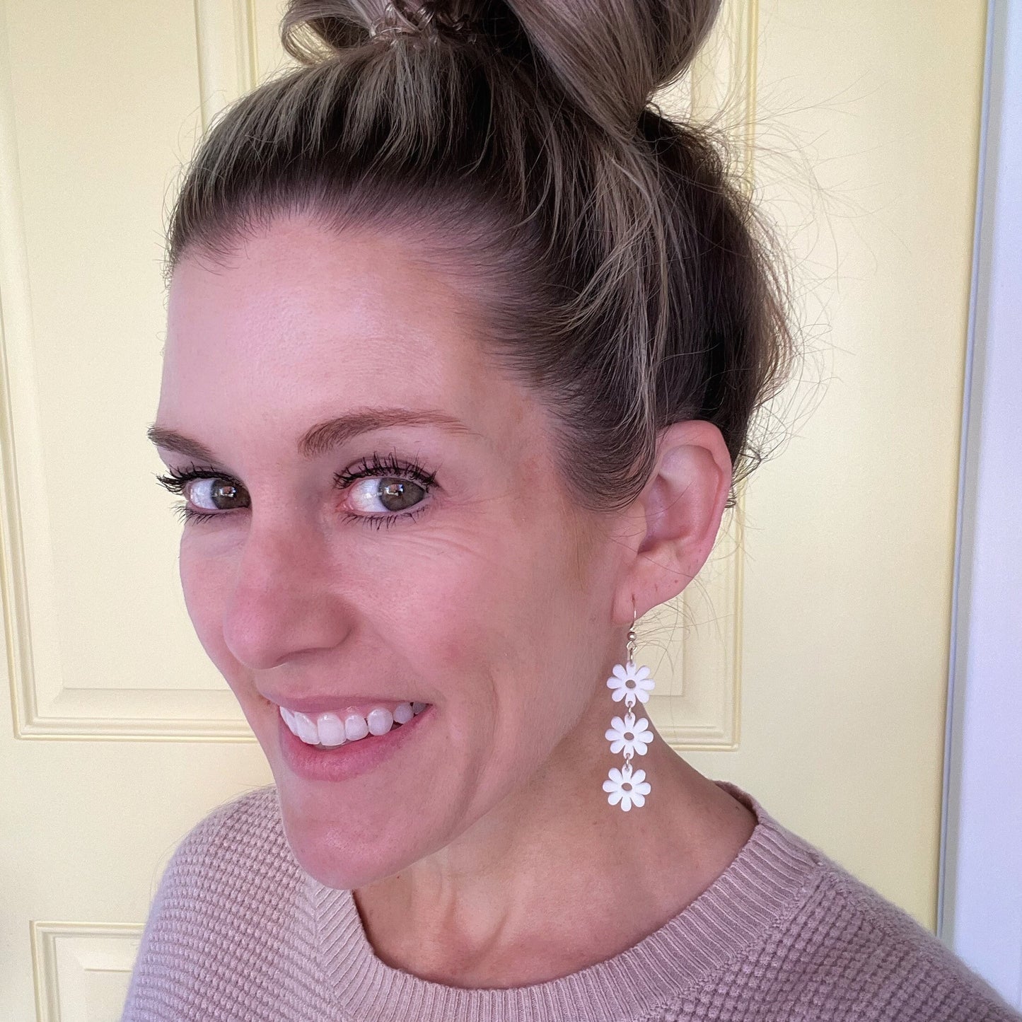 60s 70s Retro Vintage Inspired White Daisy Flower Power Boho Hippie Earrings with 14k Gold Filled Ear wire & finishes