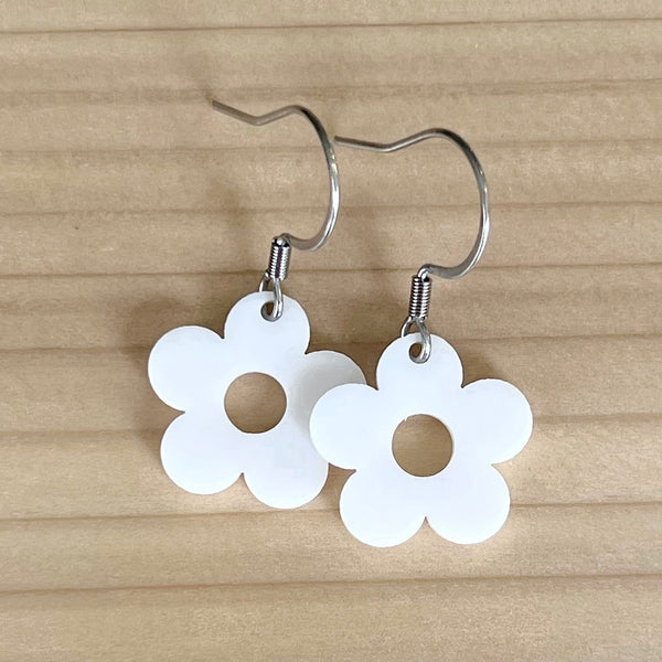 THE MINI DAISY in White THE MINI DAISY in White