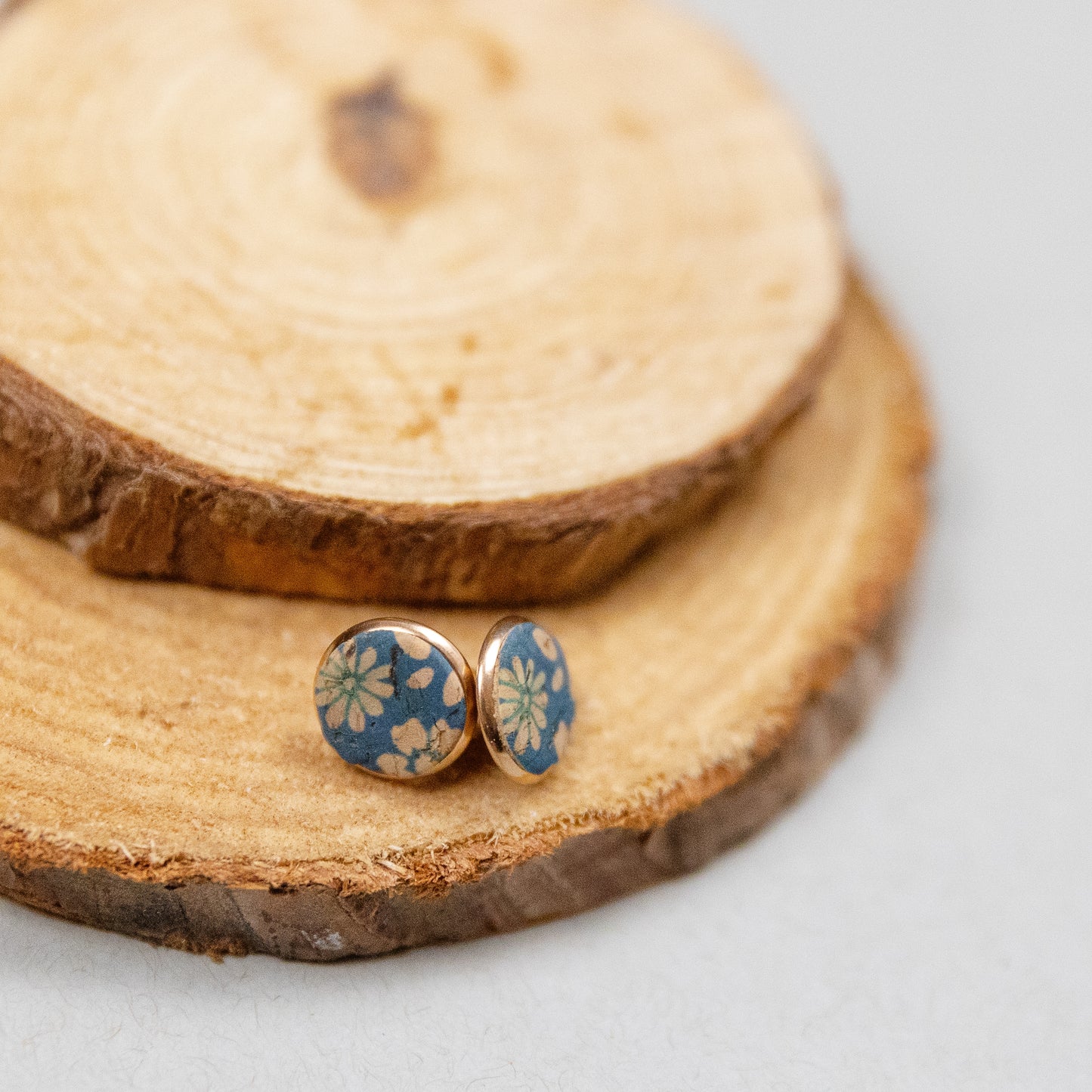 THE STUD in Turquoise Daisy Dreams