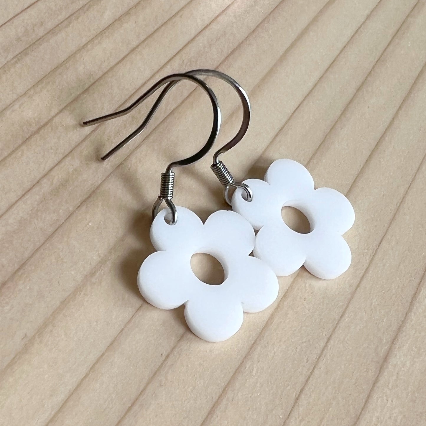 Mini White Daisy Acrylic Lightweight Statement Earrings