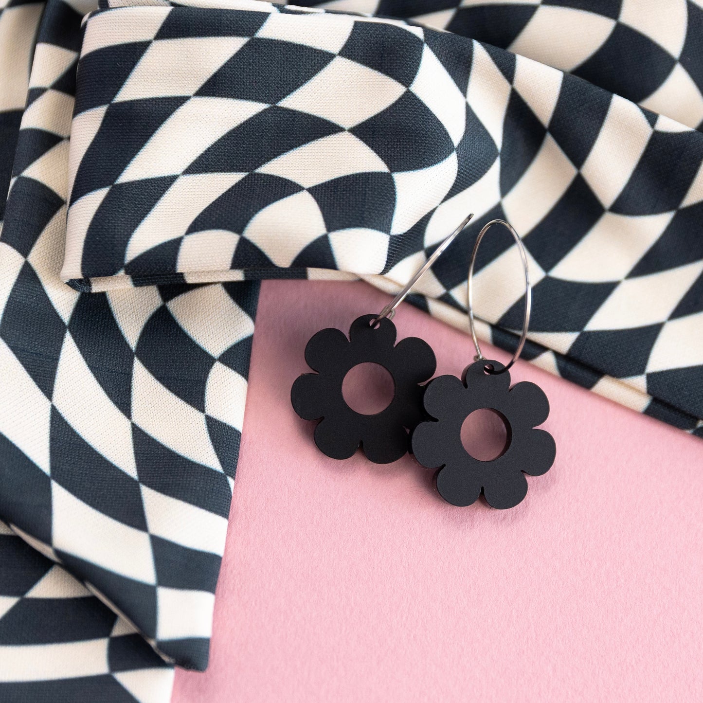 THE BEST EARRINGS/HEADBAND in Black & Cream Wavy Checkerboard  + Daisy Hoops/ Statement Accessories